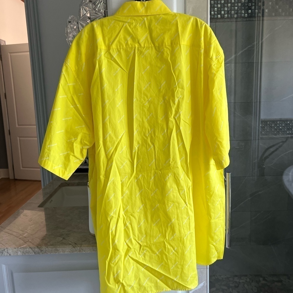 Balenciaga Repeat Logo Short-Sleeve Shirt - Picture 10 of 14